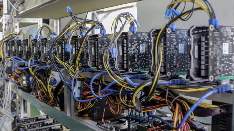 Behind the scenes of bitcoin mining