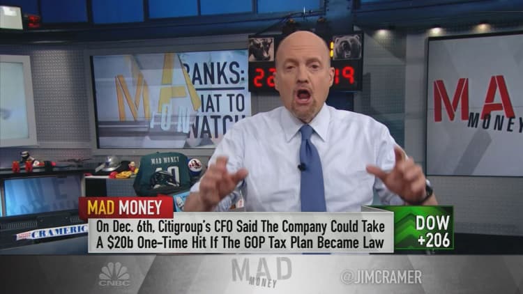 Cramer prepares investors for the big banks' Friday earnings reports