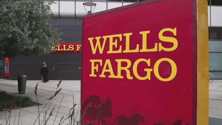 Wells Fargo double charges online bill-pay customers, says it's working to correct the glitch