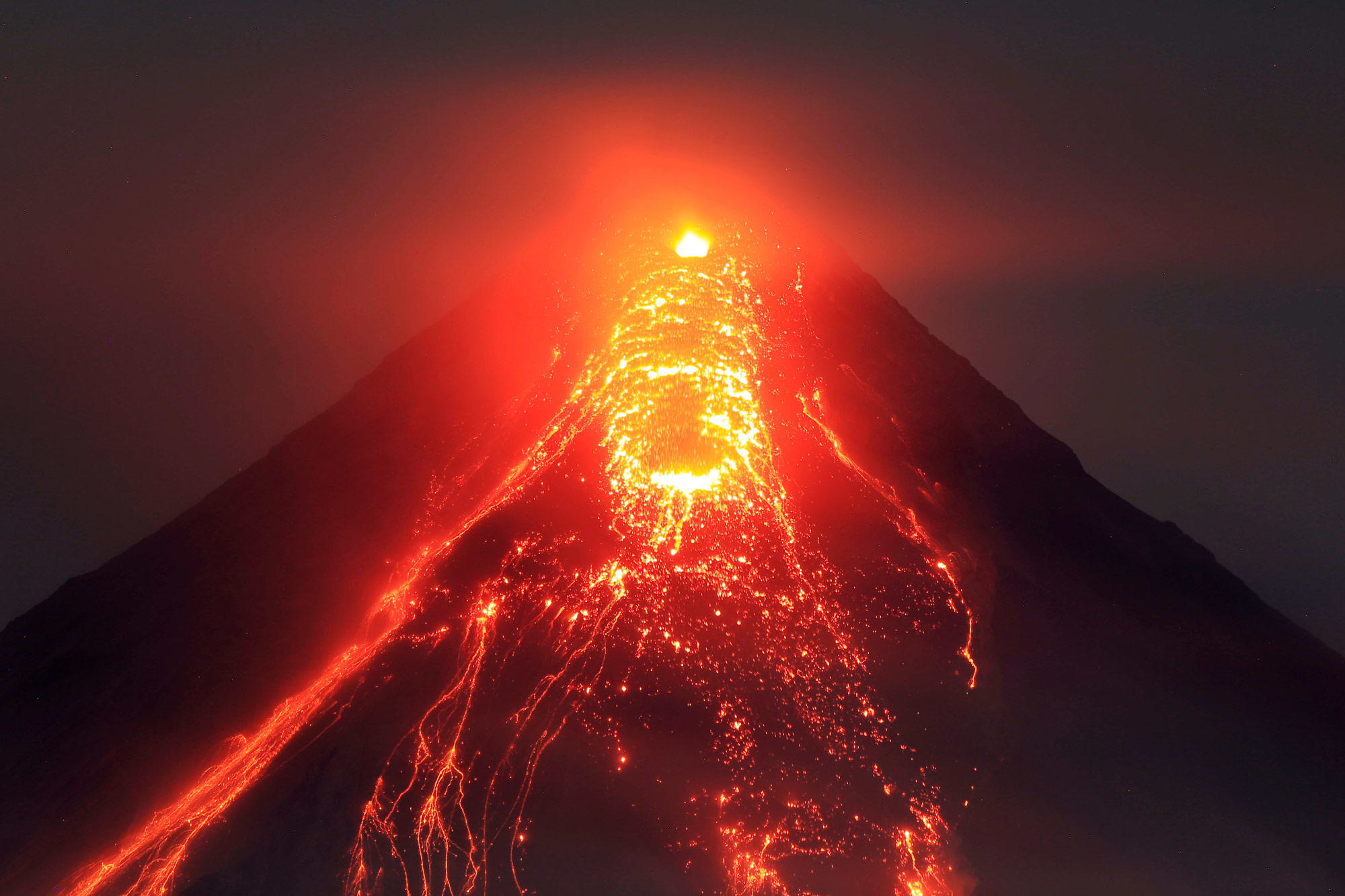 Eruption philippines volcano Mass evacuation