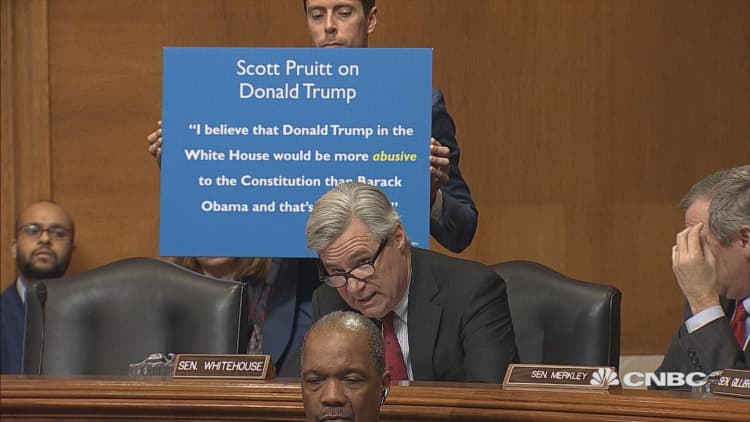 Senator Whitehouse confronts EPA chief Scott Pruitt over past comments about Trump