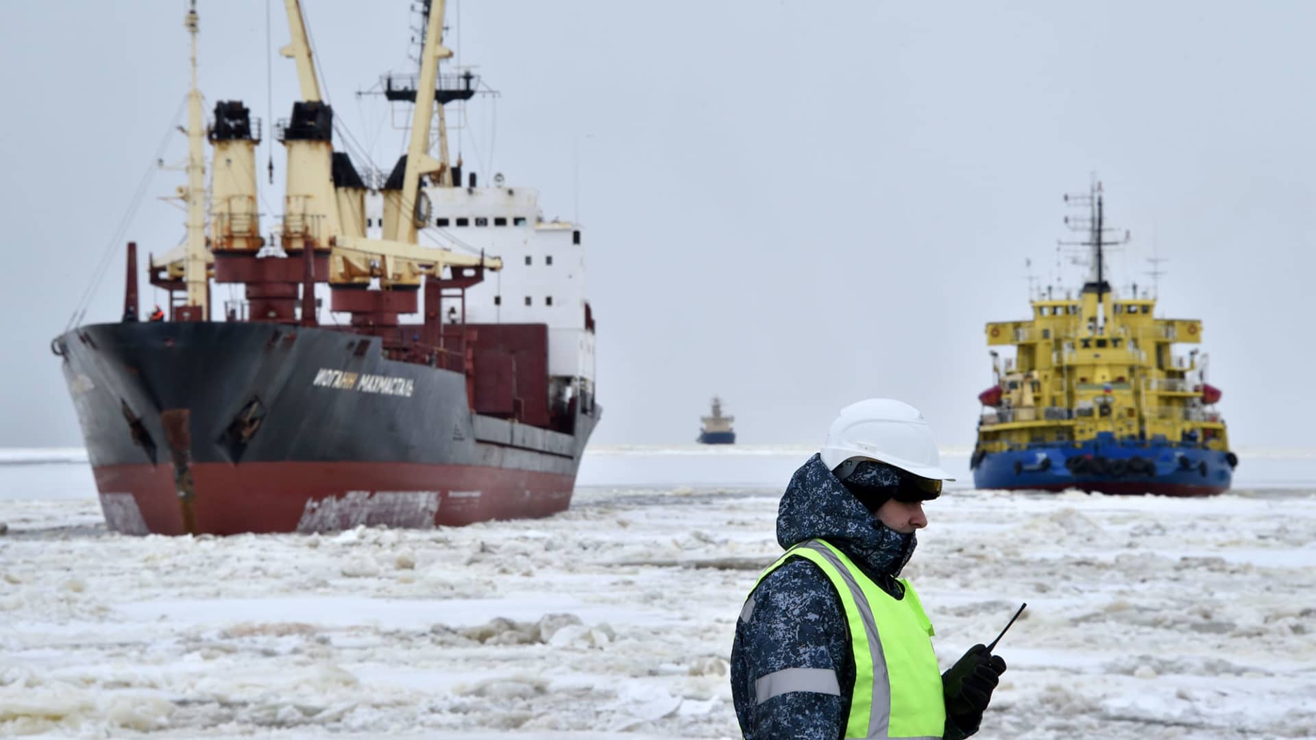 The icebreaker Tor (right) at the port of Sabetta in the Kara Sea shoreline on the Yamal Peninsula in the Arctic circle, some 2450 km of Moscow.