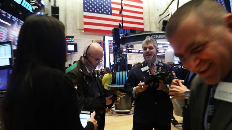 Stocks rebound to hit session highs