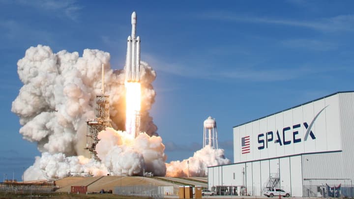SpaceX $27 billion valuation shows 'unlimited' private funding  available
