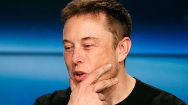 Elon Musk digs deeper into Hyperloop plan