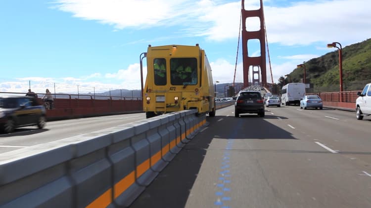 This moving median has eliminated head-on collisions on Golden Gate Bridge