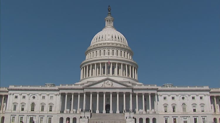 Congress reaches budget deal to end short government shutdown
