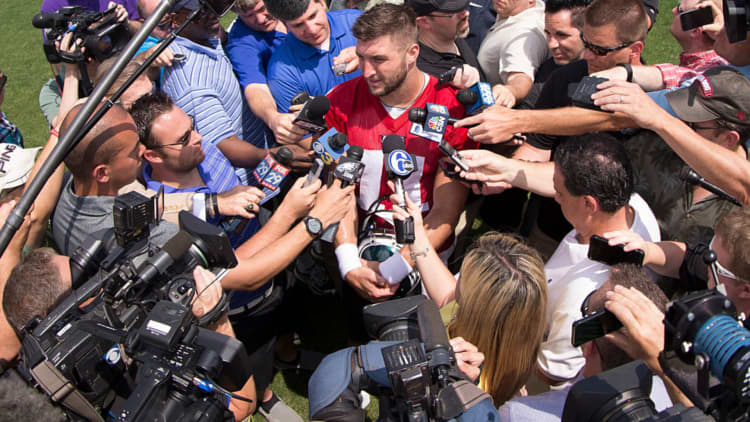 Tim Tebow says this leadership quality will draw people to you