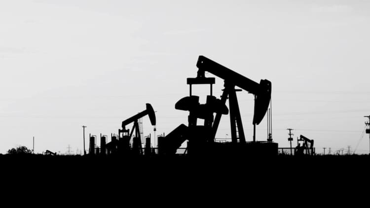 Oil price fell as bullish bets unwound, says oil expert