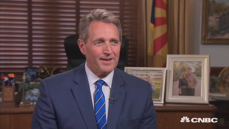 Flake: Porter scandal doesn’t mean Trump has to fire John Kelly