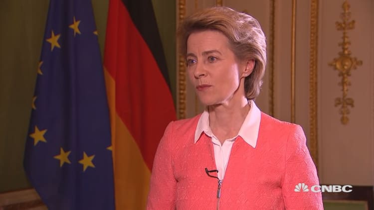 German defense minister: Europe should invest in collective defense