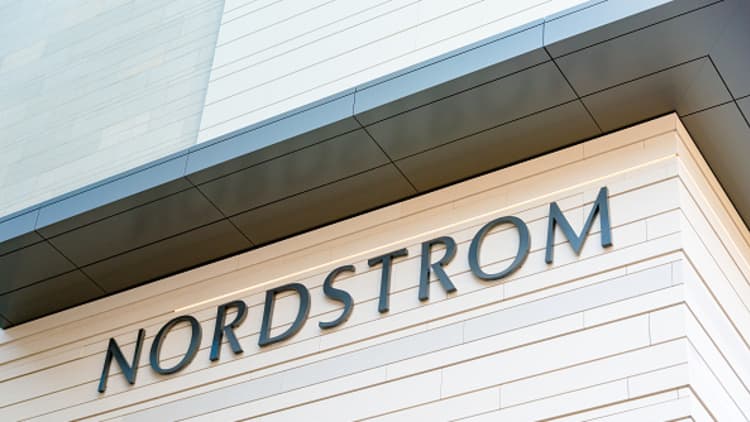 Nordstrom family continues work on go-private deal