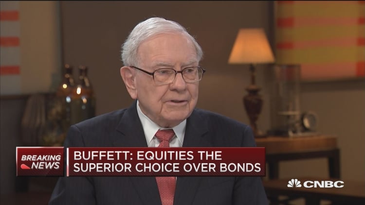 Buffett: I'd choose equities over bonds