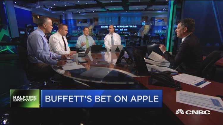 Buffett looking at sustainability in Apple, says trader