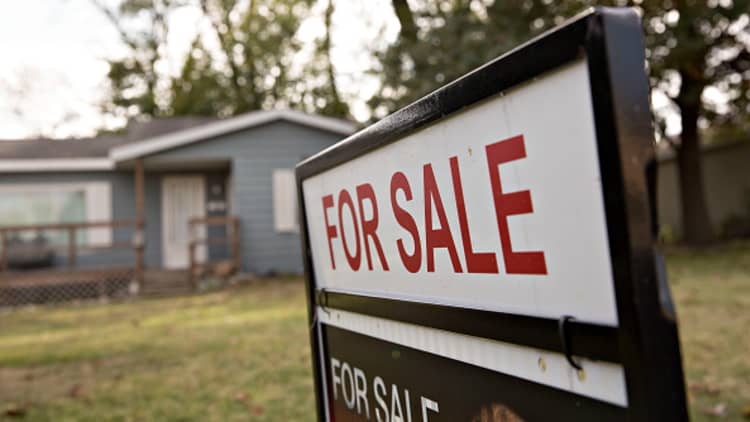 Pending home sales fall to more than 3-year low