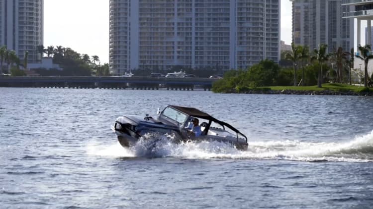 This $180,000 car can turn itself into a speedboat in under 15 seconds