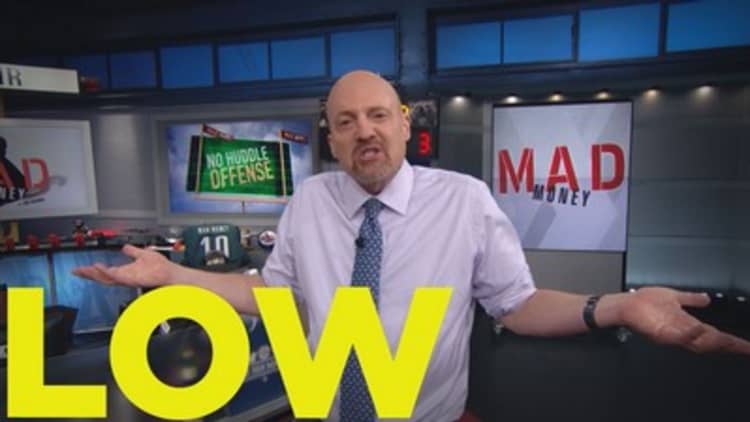 Cramer Remix: Lowe’s is an underdog, but it could be worth your while