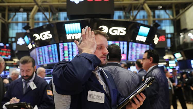 Stocks extend losses after tariff announcement