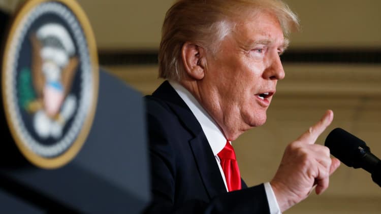 Trump 'doubles down' on protectionist rhetoric