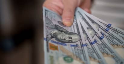 Dollar falls to lowest level in almost 3 months