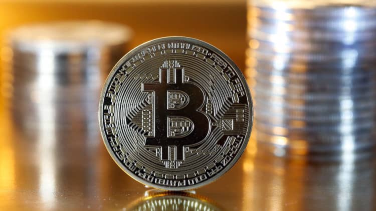 Bitcoin drops after SEC demands platforms should be registered