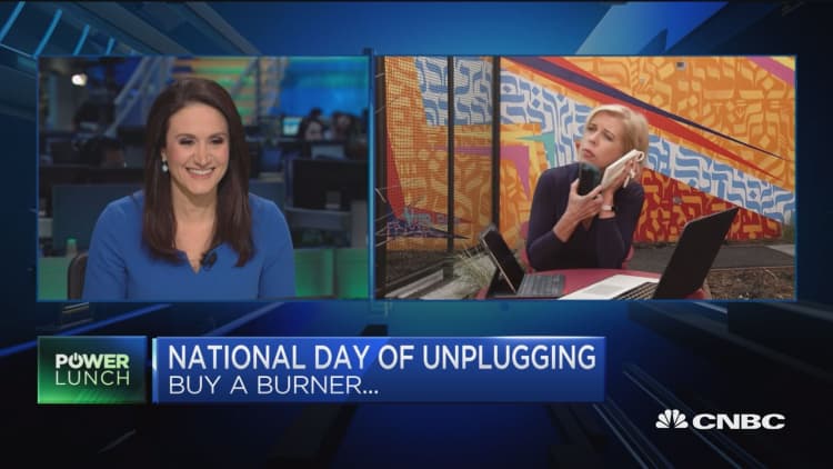 National Unplugging Day not easy for tech savvy Americans
