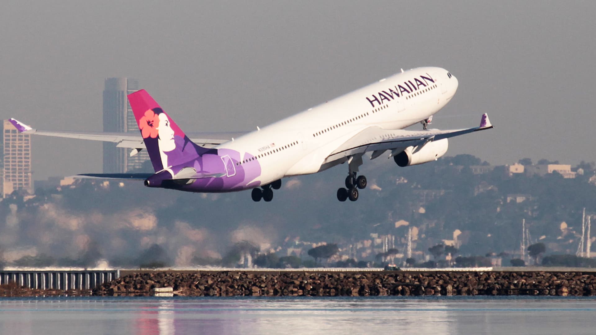 SpaceX’s Starlink to provide Wi-Fi on Hawaiian Airlines flights with free service for passengers