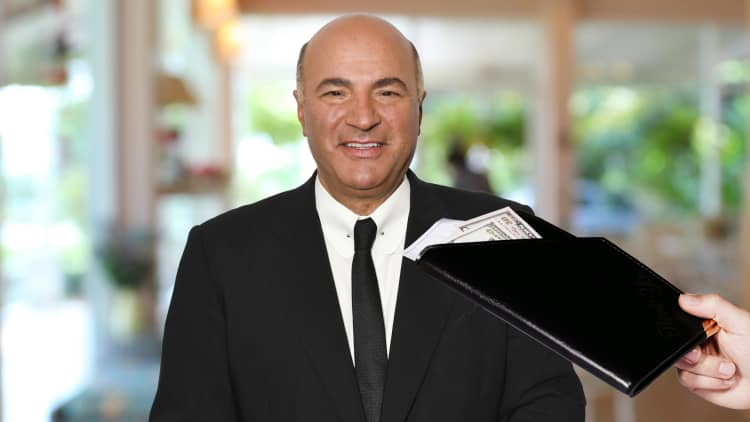 Kevin O'Leary shares his No. 1 trick for tipping at a restaurant