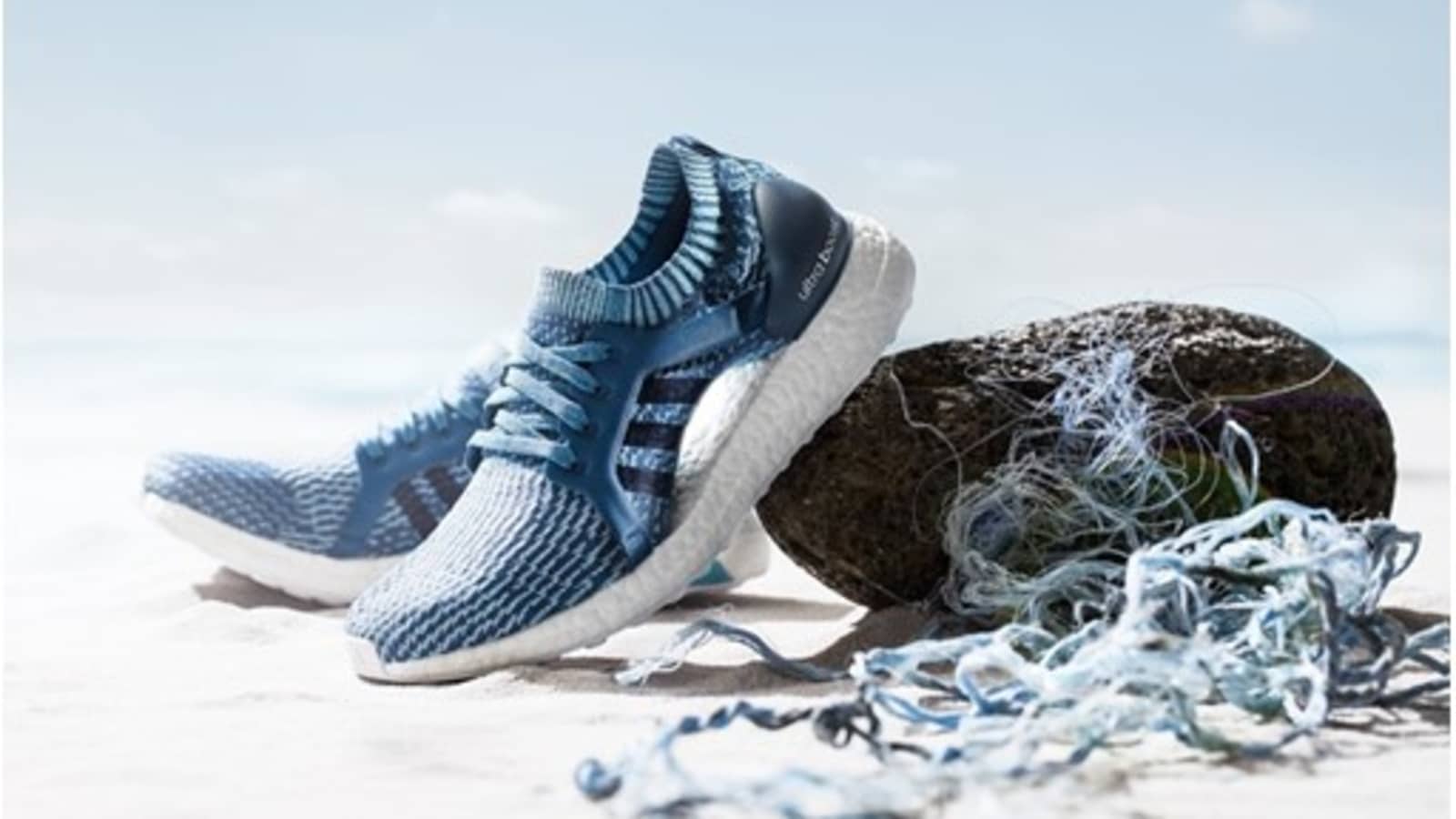 Resaltar paraguas Frustración Adidas sold 1 million shoes made out of ocean plastic in 2017
