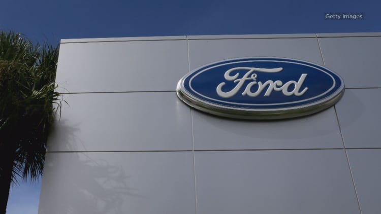 Ford recalls nearly 1.4 million cars, steering wheel can come loose