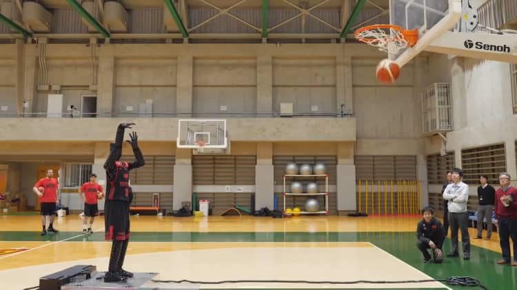 Toyota created a robot that shoots hoops better than the pros