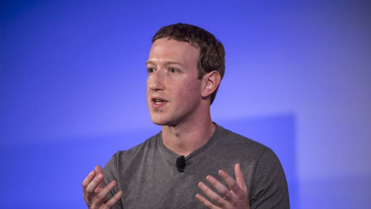 Mark Zuckerberg should speak out about Facebook breach, says Cramer
