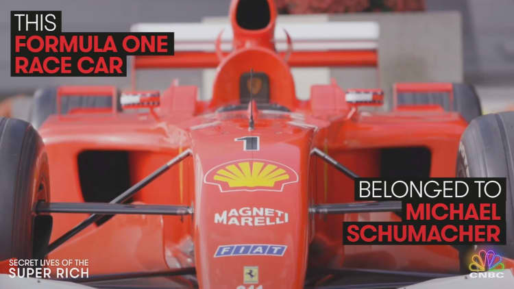 This $7.5 million Formula 1 Ferrari comes with its own pit crew