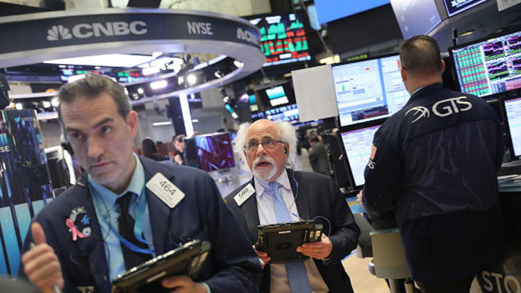 Dow sells off more than 700 points on trade war fears