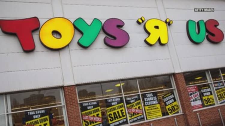 Toys R Us liquidation sales start after a brief delay
