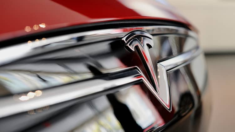 Tesla slows deliveries to Norway