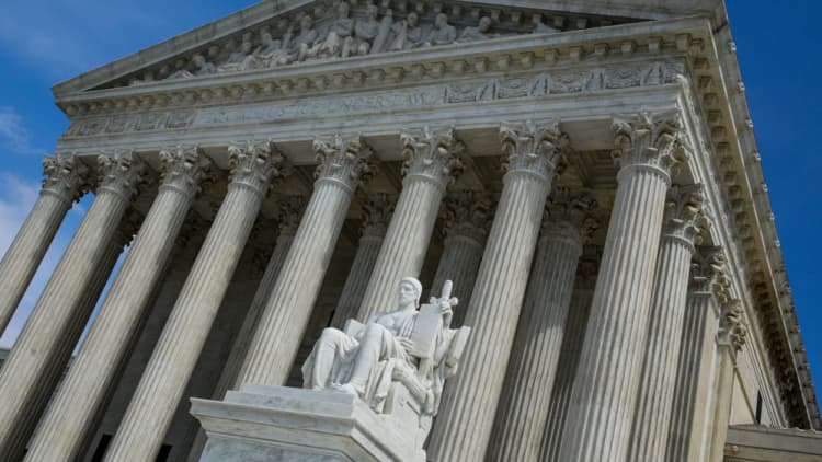 Supreme Court takes up internet tax case