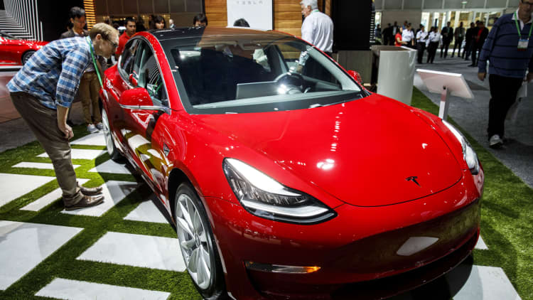 Battery production is Tesla's bottleneck: Analyst