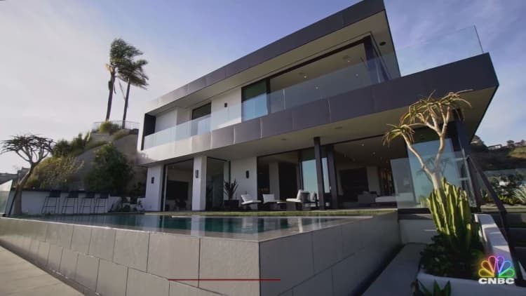 This real estate marketing guru knows to get mega-rich mansions sold