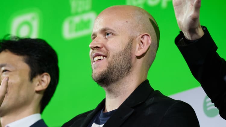 Spotify continues to soar over global competitors on paid subscriptions