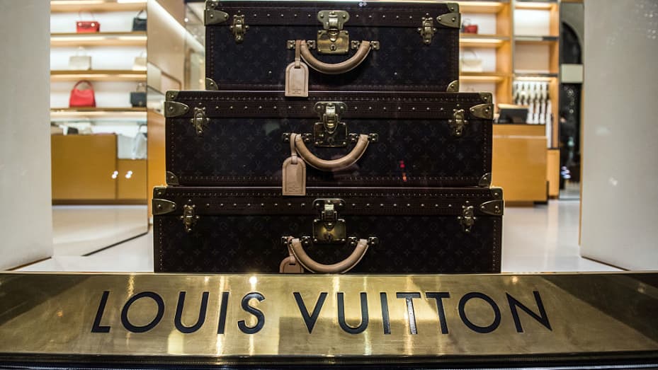Louis Vuitton: LV launches $370 luggage tracker Echo with Sigfox