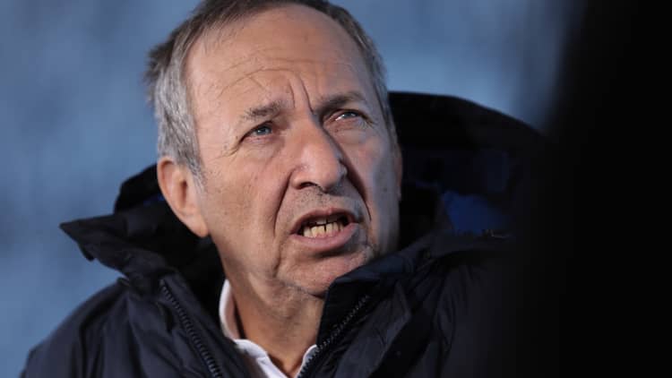 Larry Summers: Tariffs are 'stop or I'll shoot myself in the foot' policy