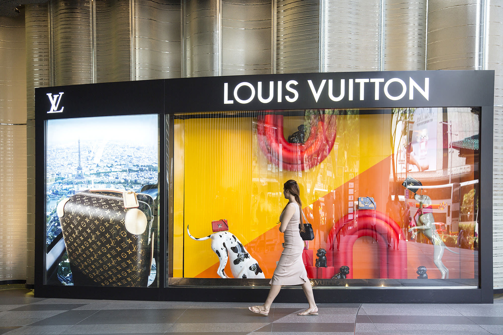 File--View of a Louis Vuitton (LV) store in Shanghai, China, 30 July 2011.  Luxury goods company LVMH Moet Hennessy Louis Vuitton has breathed new  Stock Photo - Alamy