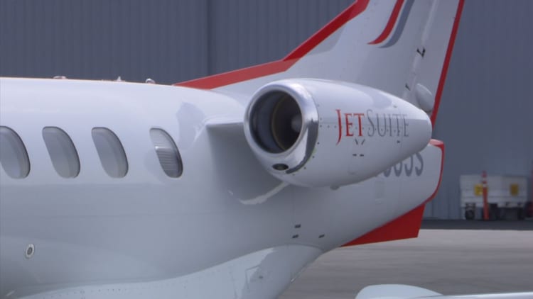 Qatar Airways invests in JetBlue-backed private jet company after American Airlines rebuff