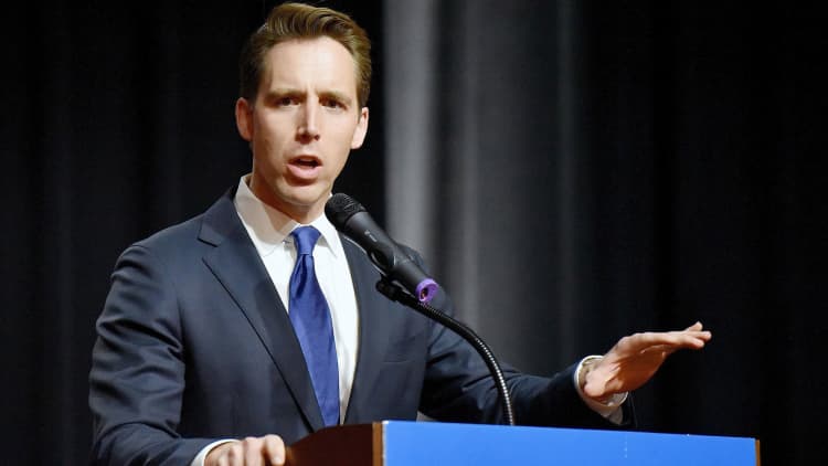 Beijing needs to quit playing around and make a deal: Senator Hawley