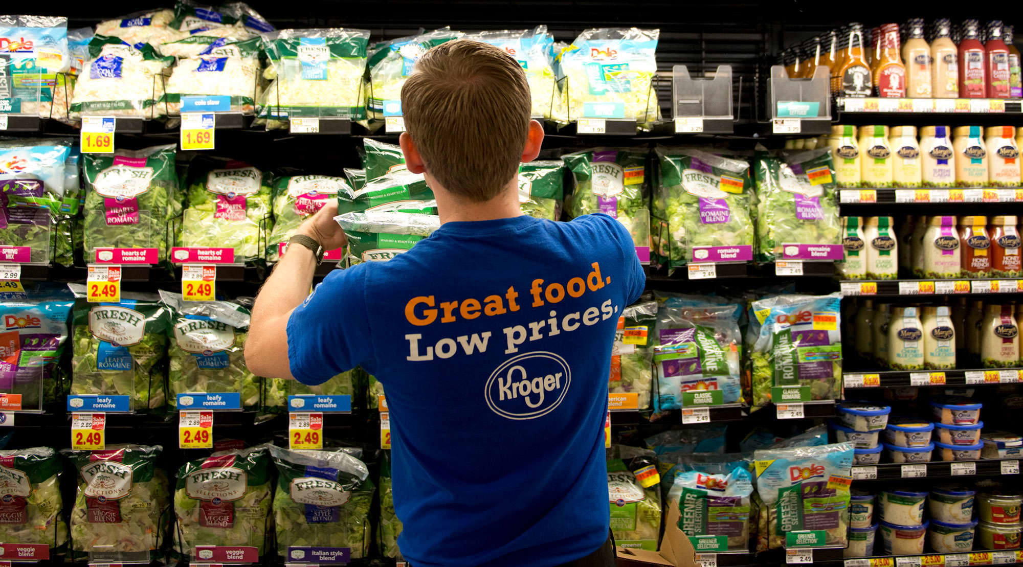 Kroger sweetens employee benefits as it moves to ramp up hiring