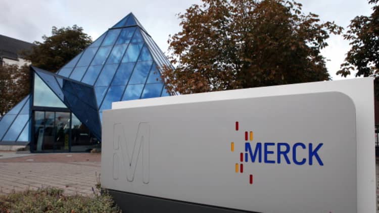 Merck extends lead over Bristol-Myers in lung cancer race