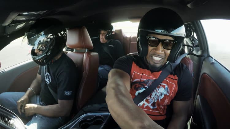 Jamie Foxx proves he can do his own stunts in a 200-mph Dodge Challenger