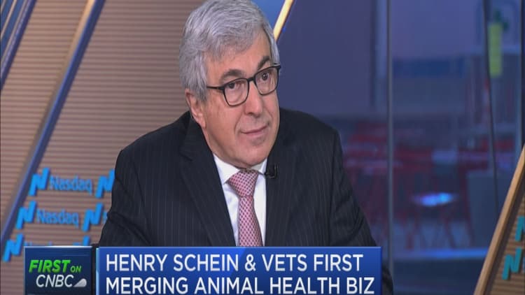 Henry Schein and Vets First to merge animal health biz