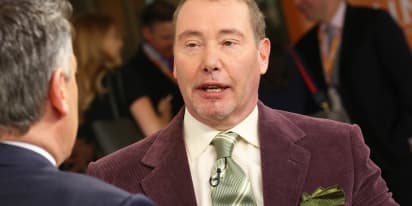 Gundlach says the bitcoin chart looks pretty scary here, and he wouldn't own it